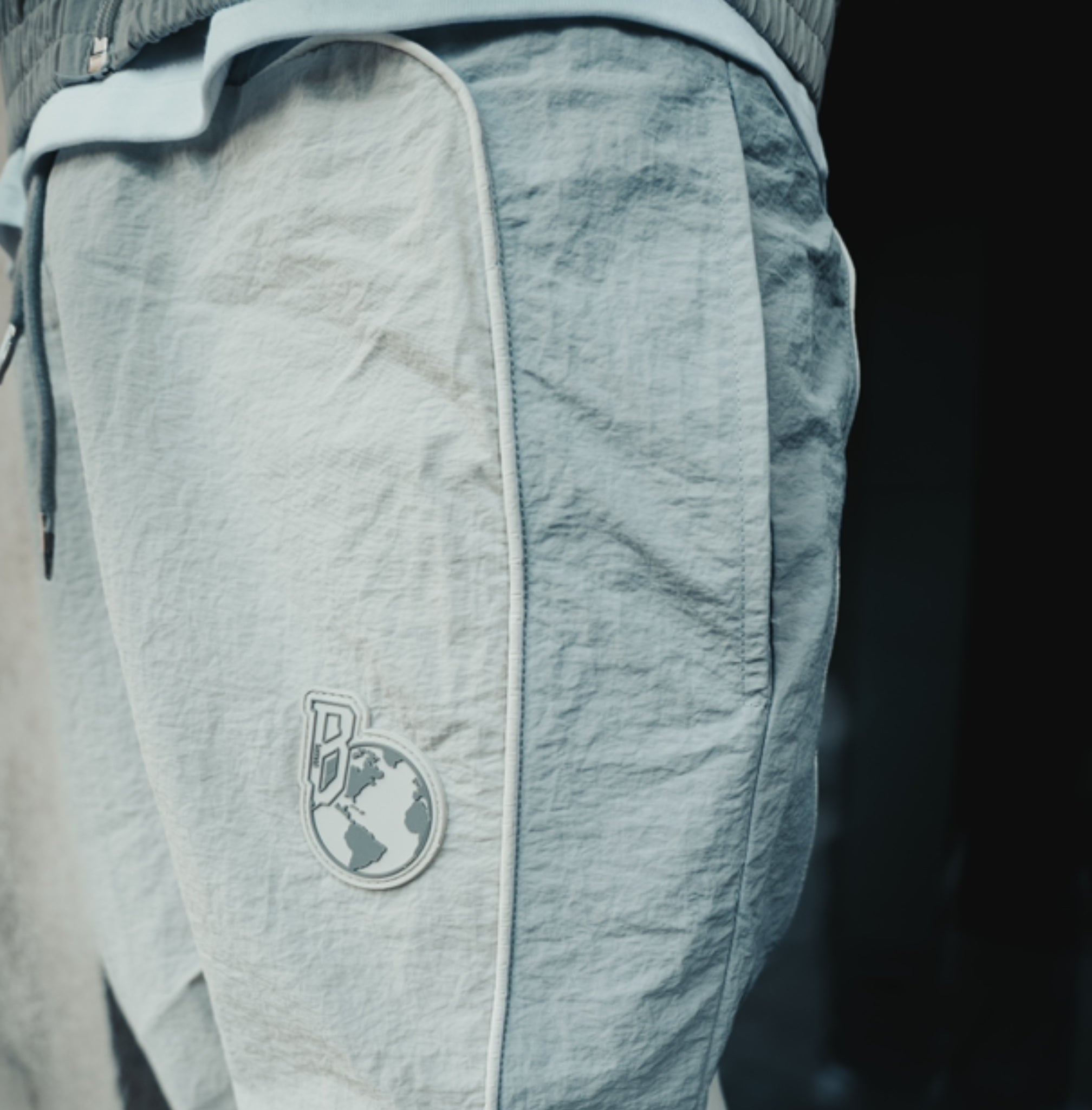 GREY/CREAM | SHELLSUIT