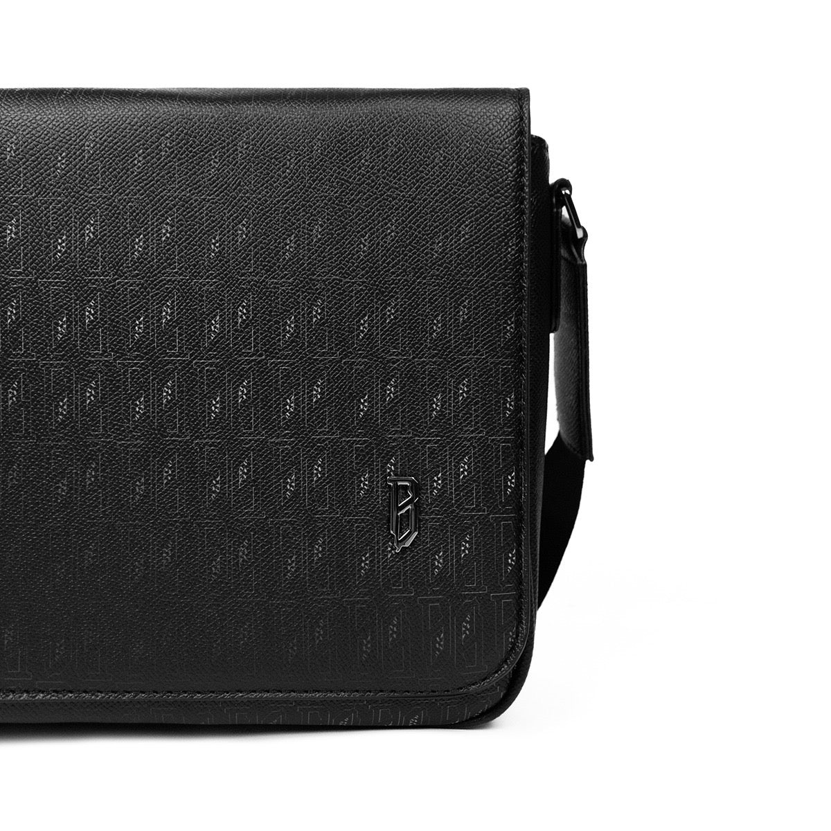 BLACK | MESSENGER BAG