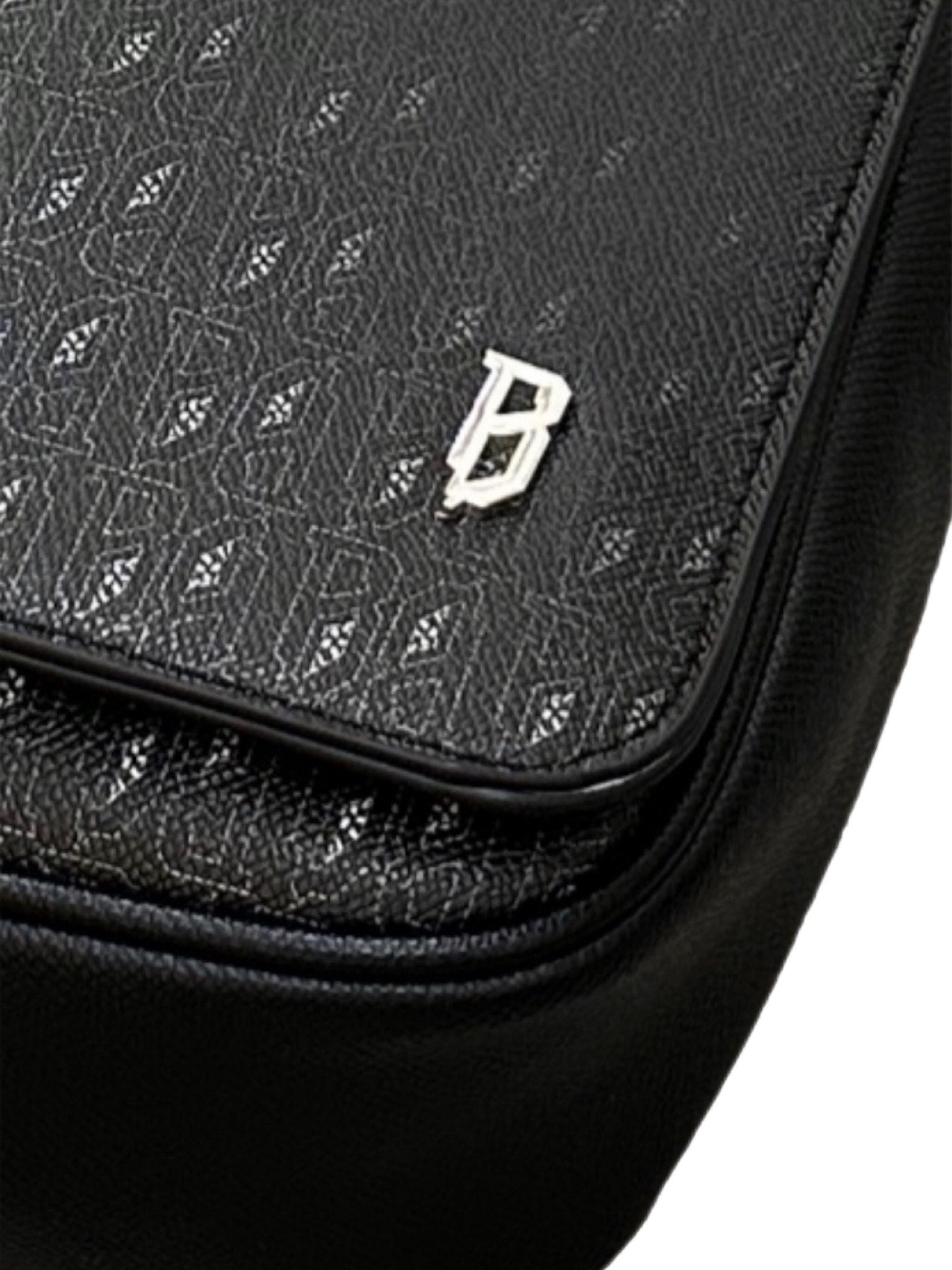 BLACK | MESSENGER BAG
